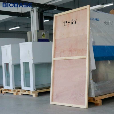 Biobase Vertical Laminar Flow Cabinet Clean Bench BBS-V1300 with LCD Display for Research Depart